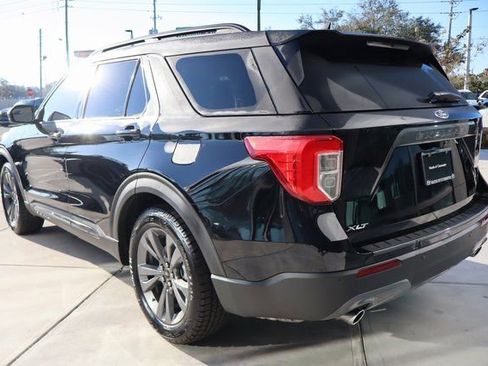 Used 2021 Ford Explorer XLT w/ Equipment Group 202A image 6