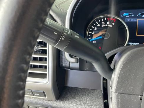 Used 2015 Ford F150 Platinum w/ Equipment Group 701A Luxury AWD/4WD image 15