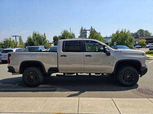 New 2026 Chevrolet Silverado 2500 ZR2 AWD/4WD image 6