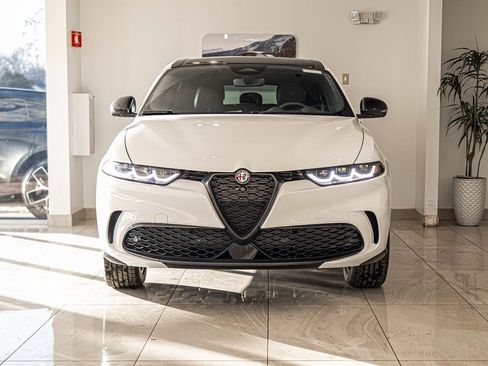 New 2025 Alfa Romeo Tonale w/ Premium Package image 2