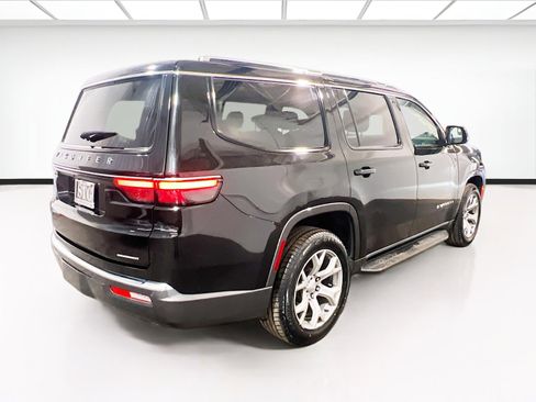 Used 2022 Jeep Wagoneer Series II RWD image 4