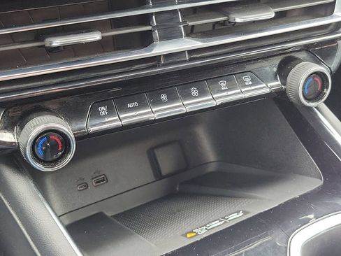 Certified 2024 Chevrolet Traverse RS AWD/4WD image 21