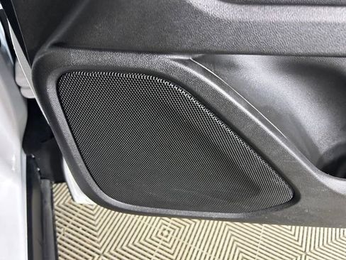 Used 2023 GMC Terrain SLE image 30