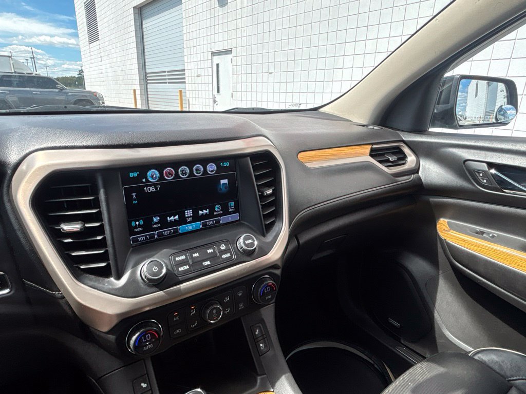 Used 2017 GMC Acadia Denali w/ Technology Package FWD image 15