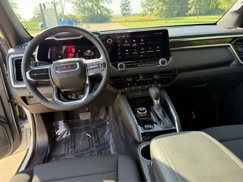 Certified 2024 GMC Canyon Elevation w/ Trailering Package image 16