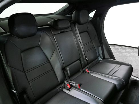 New 2026 Porsche Cayenne Coupe AWD/4WD image 23