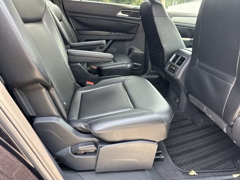 Used 2019 Volkswagen Atlas SE w/ Towing Package FWD image 18