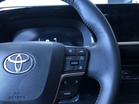 Certified 2023 Toyota Crown Limited image 28