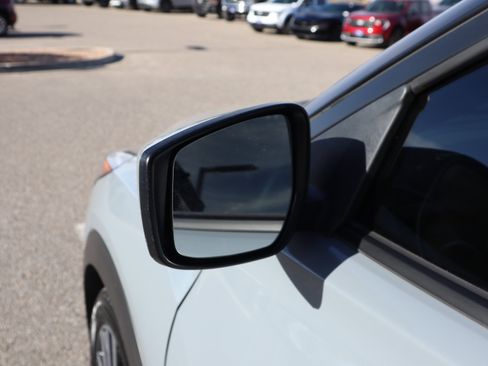 Used 2021 Nissan Kicks SV image 17