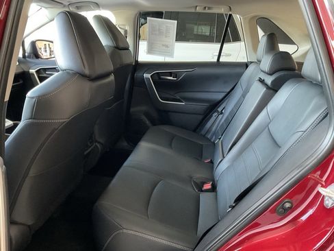 Used 2024 Toyota RAV4 XLE Premium image 21