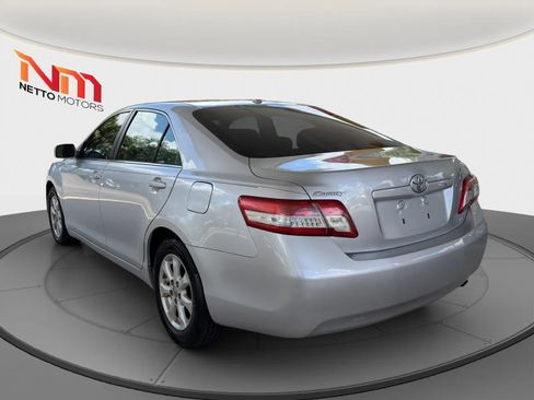 Used 2011 Toyota Camry LE w/ LE Extra-Value Pkg FWD image 3