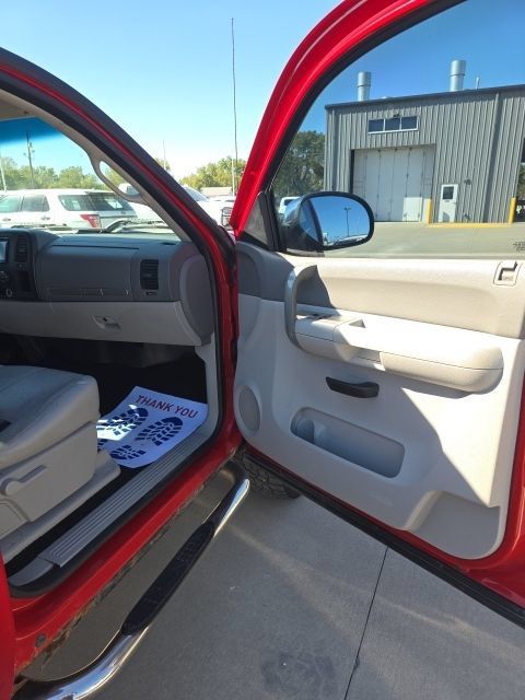 Used 2008 GMC Sierra 1500 SLE w/ Z71 Off-Road Package AWD/4WD image 17