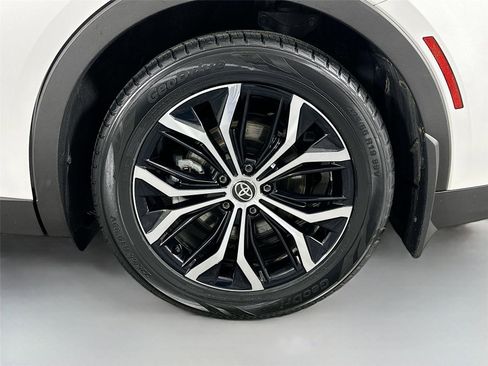 Certified 2023 Toyota Crown Limited image 30