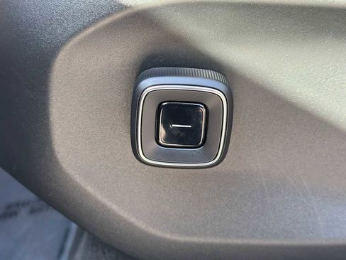 New 2025 Volvo EX90 Ultra image 23