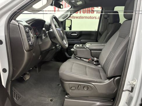 Used 2024 Chevrolet Silverado 2500 Custom w/ Custom Value Package AWD/4WD image 11