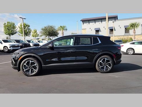 New 2026 Chevrolet Equinox EV LT image 16