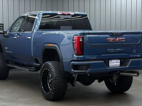 Used 2026 GMC Sierra 3500 Denali w/ Denali Reserve Package AWD/4WD image 3