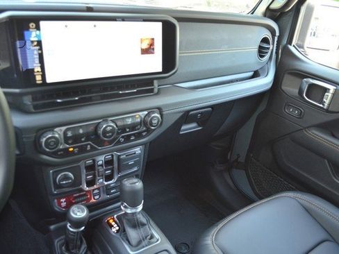 New 2025 Jeep Wrangler Unlimited Rubicon 392 image 21