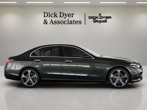 Used 2025 Mercedes-Benz C 300 Sedan image 4