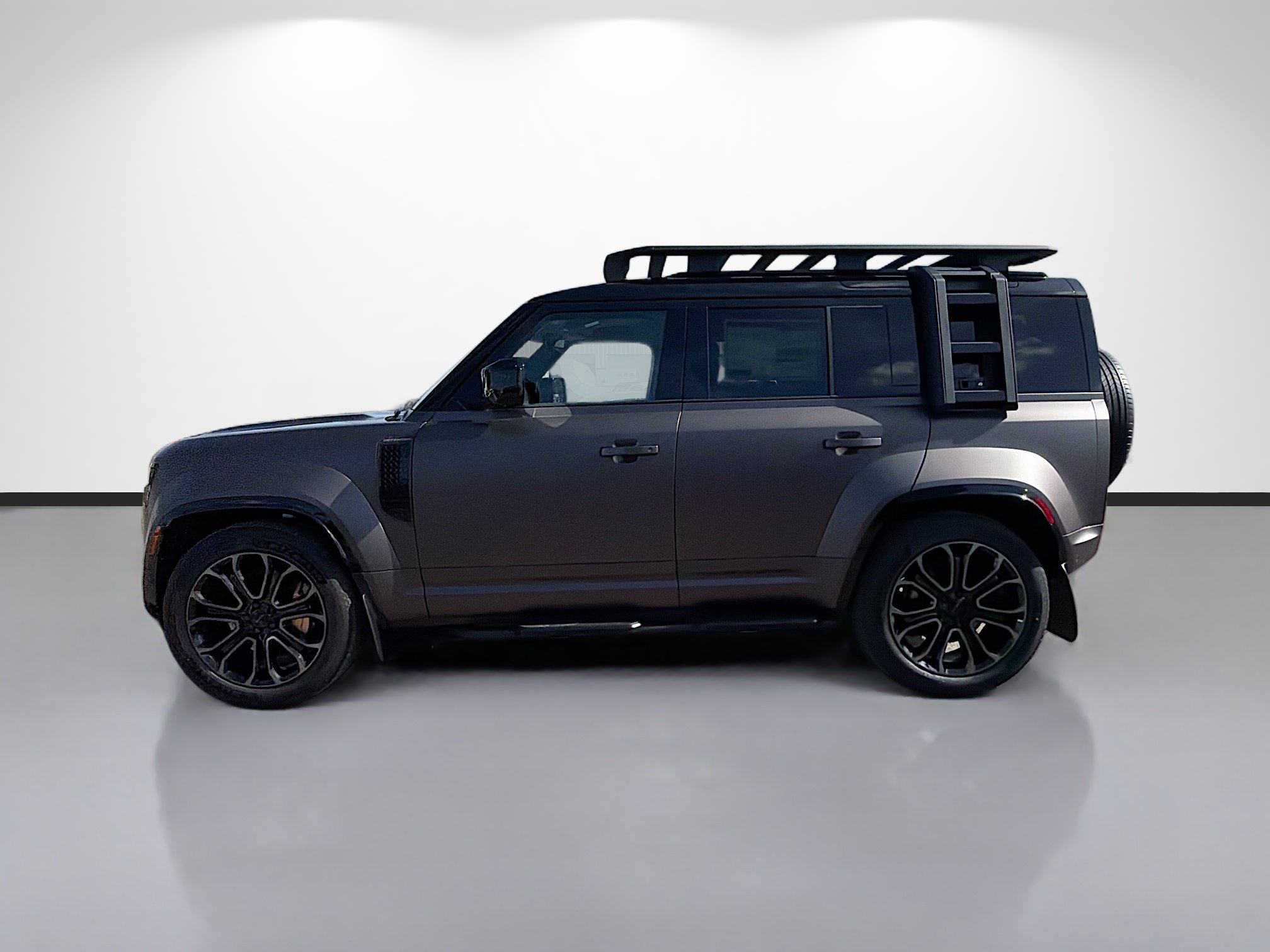 New 2026 Land Rover Defender 110 OCTA AWD/4WD image 2