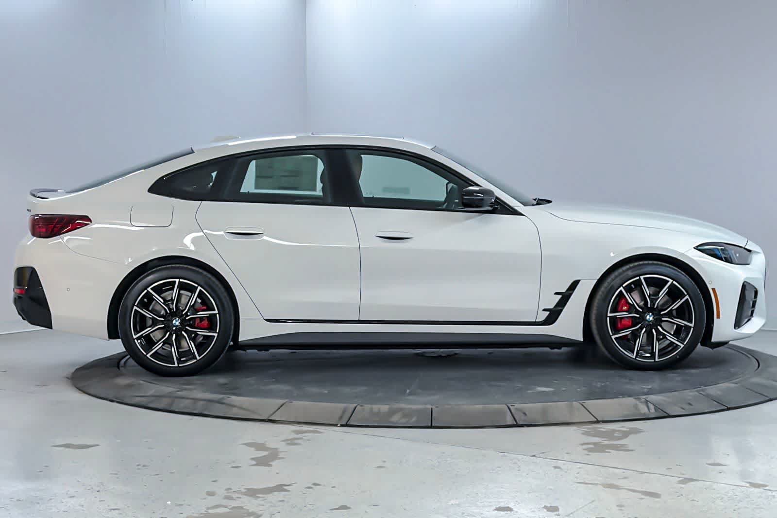 New 2026 BMW i4 eDrive40 w/ M Sport Package RWD image 8
