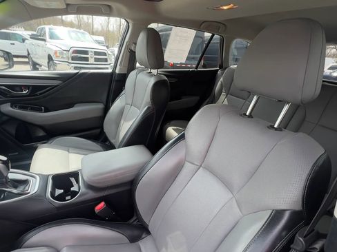 Used 2020 Subaru Outback Limited image 19