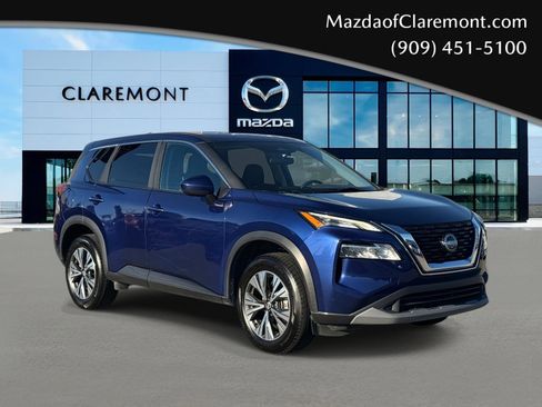 Used 2023 Nissan Rogue SV image 1