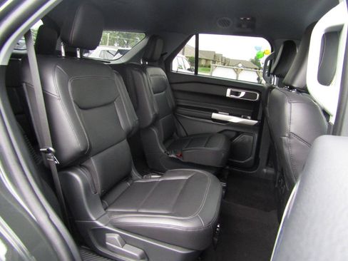 Used 2023 Ford Explorer XLT w/ Equipment Group 202A AWD/4WD image 22