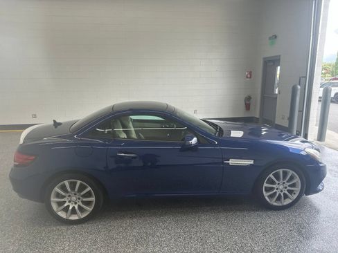 Used 2017 Mercedes-Benz SLC 300 image 8