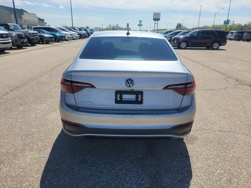 Used 2024 Volkswagen Jetta SE image 22