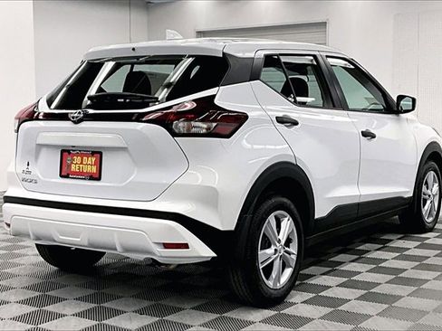 New 2025 Nissan Kicks Play S image 17