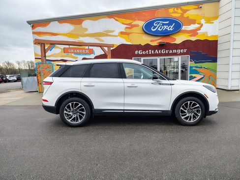 Used 2022 Lincoln Corsair AWD w/ Equipment Group 101A image 6