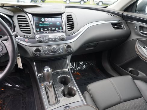 Used 2016 Chevrolet Impala LT FWD image 21