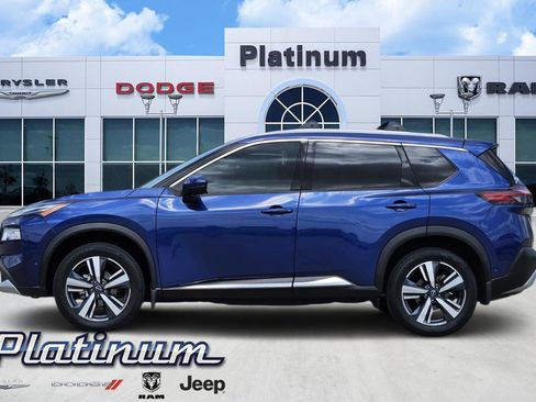 Used 2023 Nissan Rogue Platinum w/ Platinum Premium Package image 3