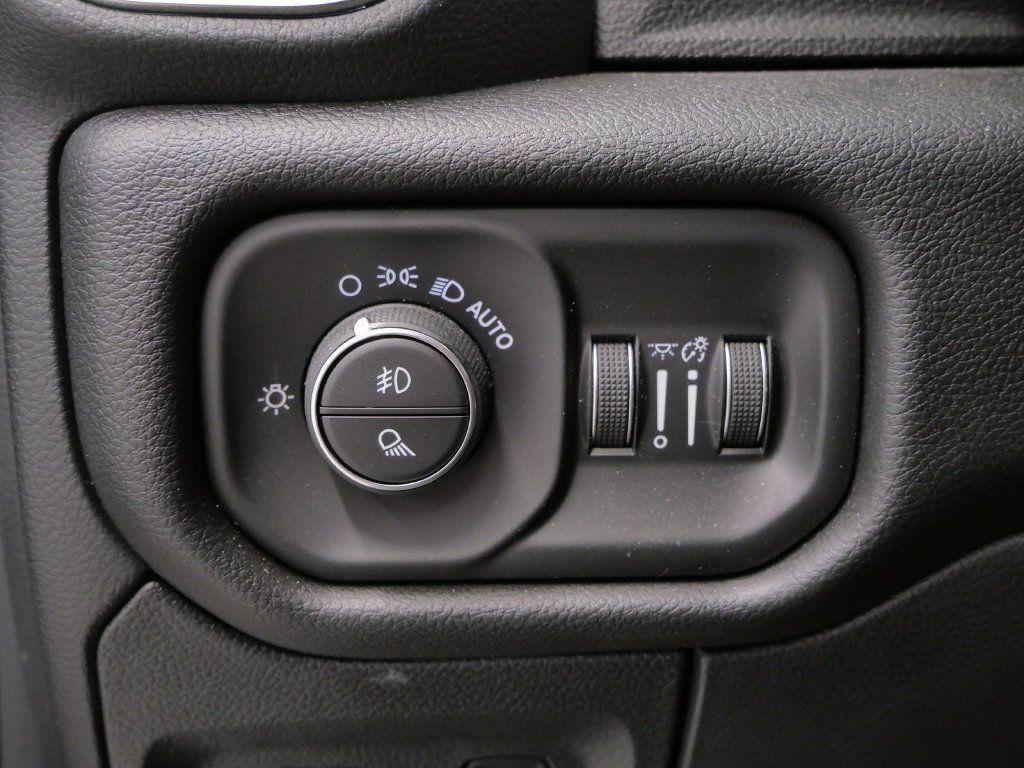 Used 2023 RAM 1500 Laramie AWD/4WD image 20