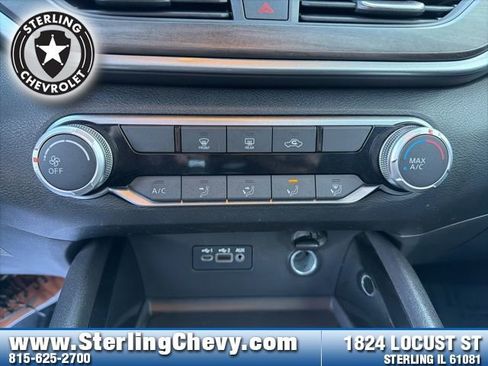 Used 2024 Nissan Altima 2.5 SV image 12