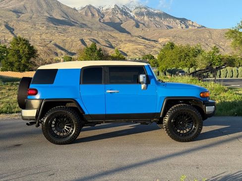 Used 2008 Toyota FJ Cruiser 4WD image 8
