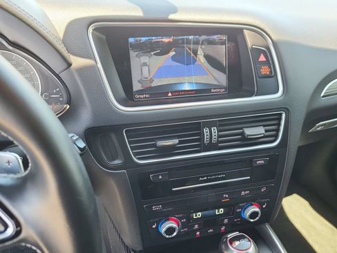 Used 2016 Audi SQ5 Premium Plus w/ Technology Package AWD/4WD image 25