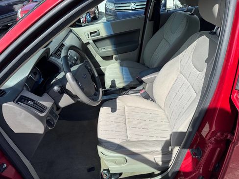 Used 2009 Ford Focus SE image 12