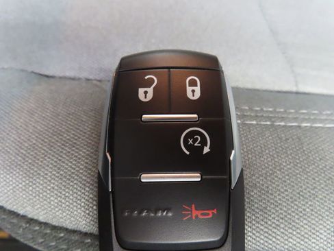 Used 2024 RAM 2500 Big Horn AWD/4WD image 59