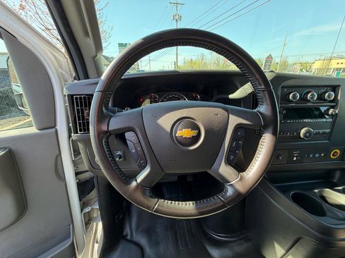 Used 2021 Chevrolet Express 2500 w/ Driver Convenience Package image 16