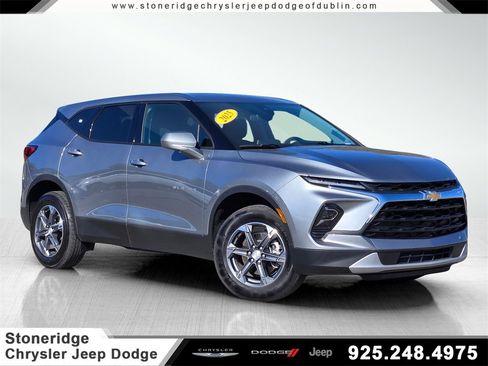 Used 2025 Chevrolet Blazer LT image 1