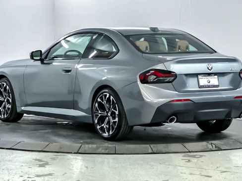 Used 2025 BMW 230i Coupe w/ Convenience Package image 6
