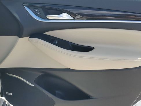 Used 2020 Buick Enclave Essence w/ Sound and Sites Package image 44