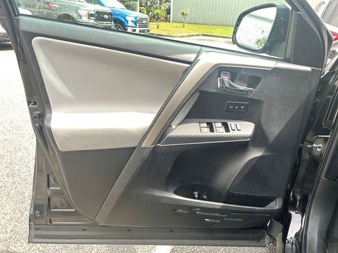 Used 2014 Toyota RAV4 Limited w/ Technology Package image 7