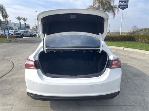 Used 2019 Chevrolet Malibu Hybrid image 25