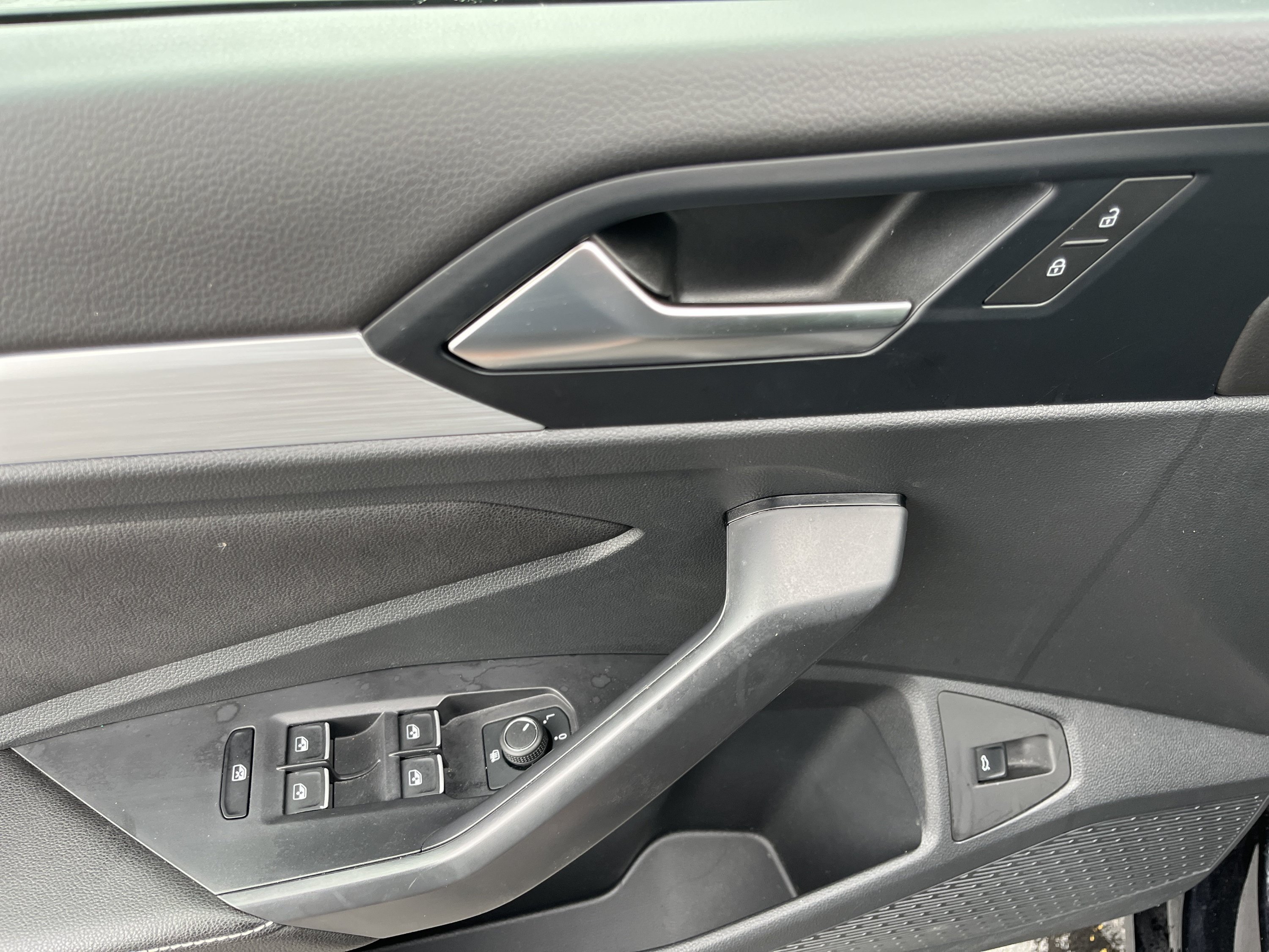 Used 2025 Volkswagen Jetta S FWD image 16