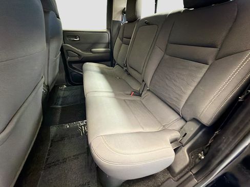 Used 2022 Nissan Frontier SV AWD/4WD image 15