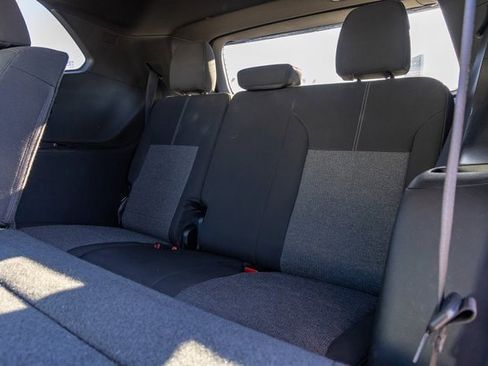 Used 2025 GMC Acadia Elevation image 9