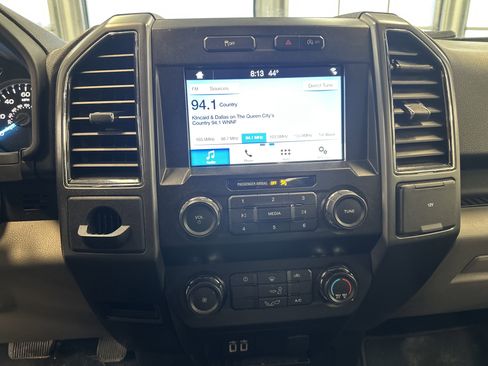 Used 2019 Ford F150 XLT image 3